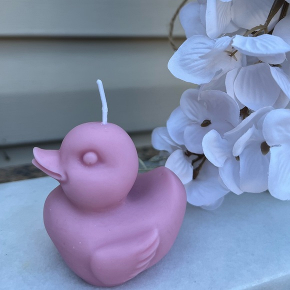 Duck 🦆 Candle - Grapefruit Mango - Picture 2 of 4